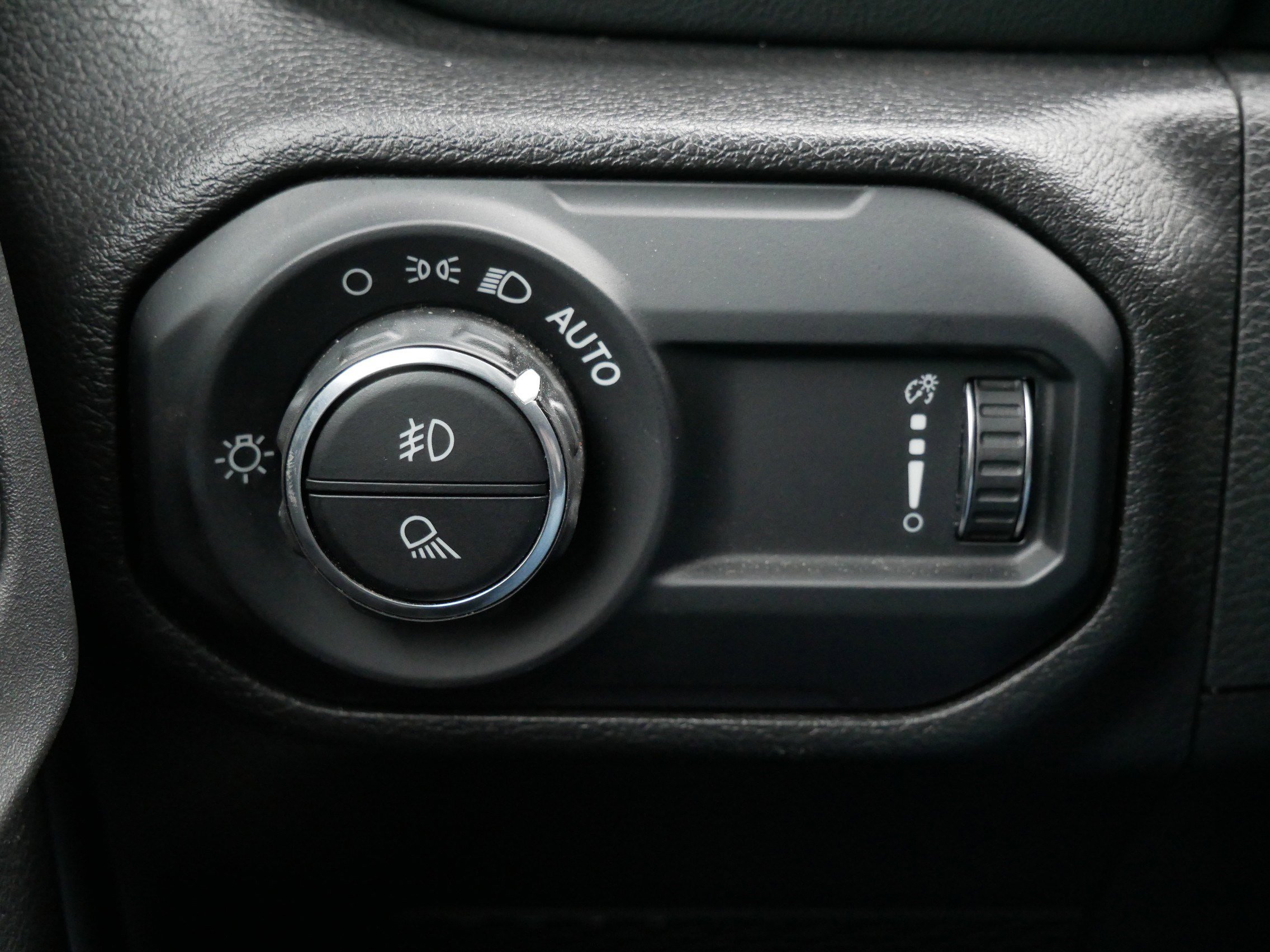 Used 2023 Jeep Gladiator Overland image 25