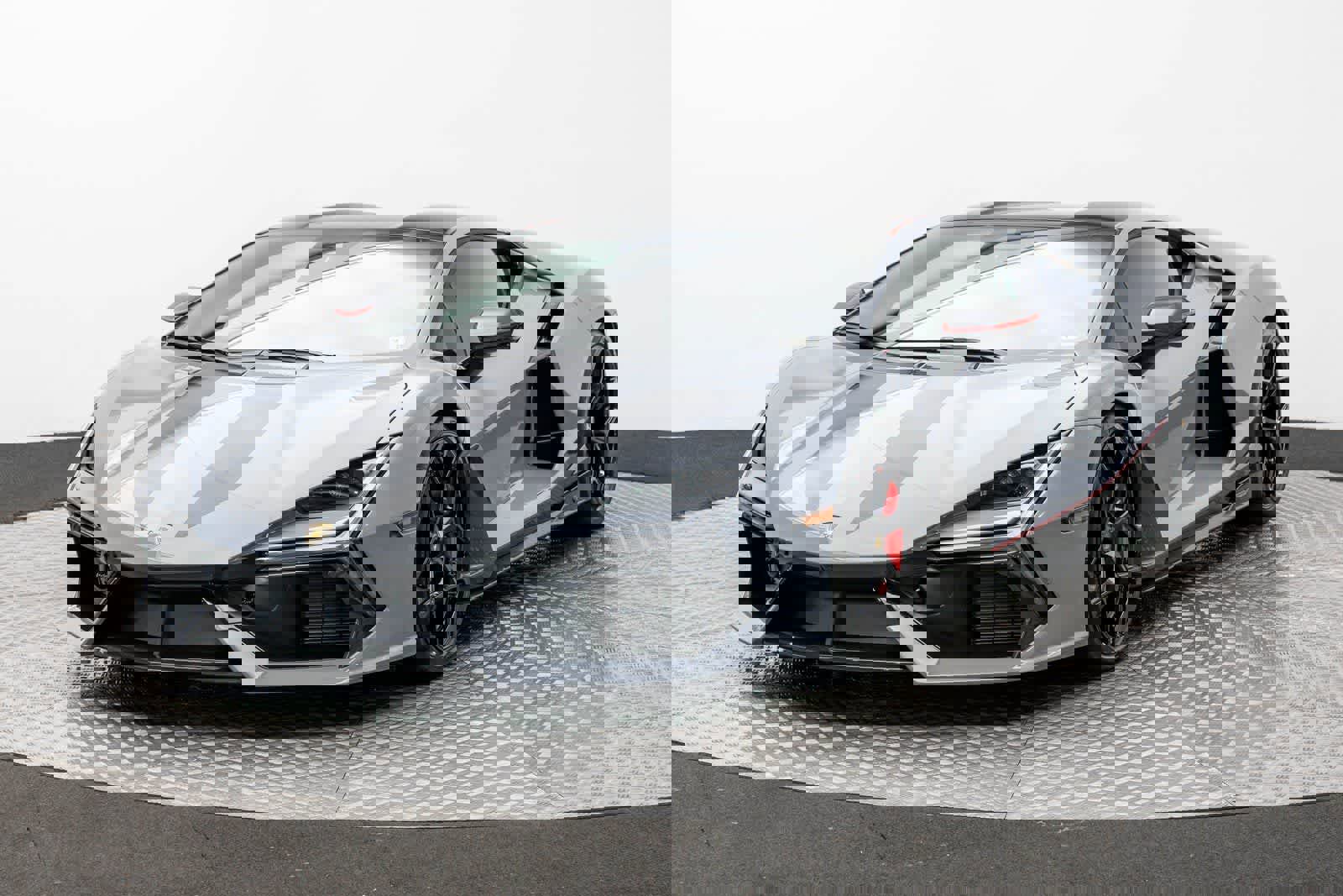 Used 2024 Lamborghini Revuelto image 1