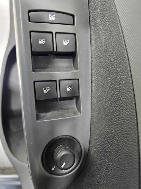 Used 2013 Chevrolet Sonic LT FWD image 22