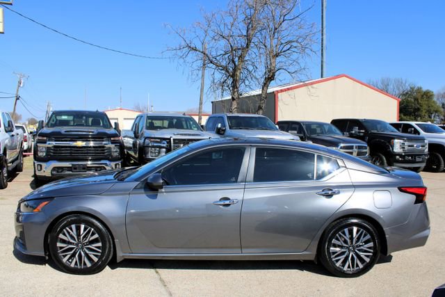 Used 2023 Nissan Altima 2.5 SV w/ SV Premium Package FWD image 6