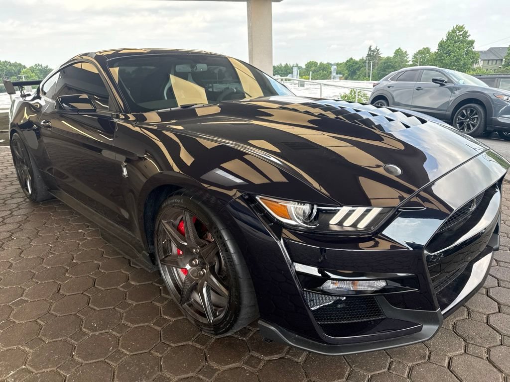 Used 2022 Ford Mustang Shelby GT500 w/ Carbon Fiber Track Pack RWD image 4