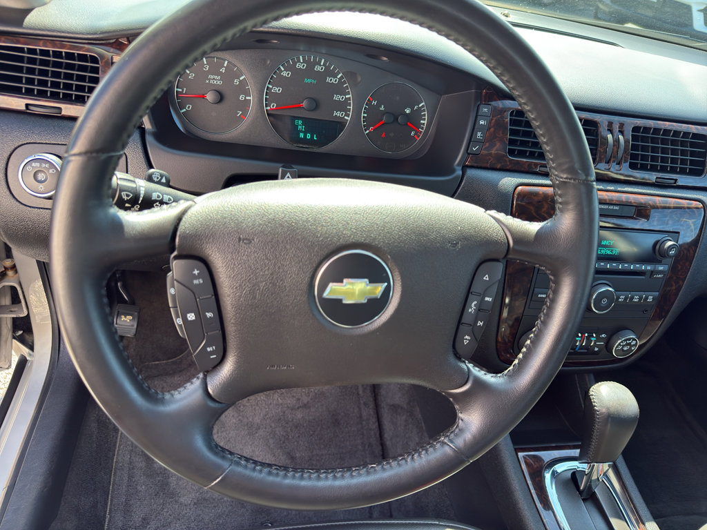 Used 2012 Chevrolet Impala LTZ FWD image 15