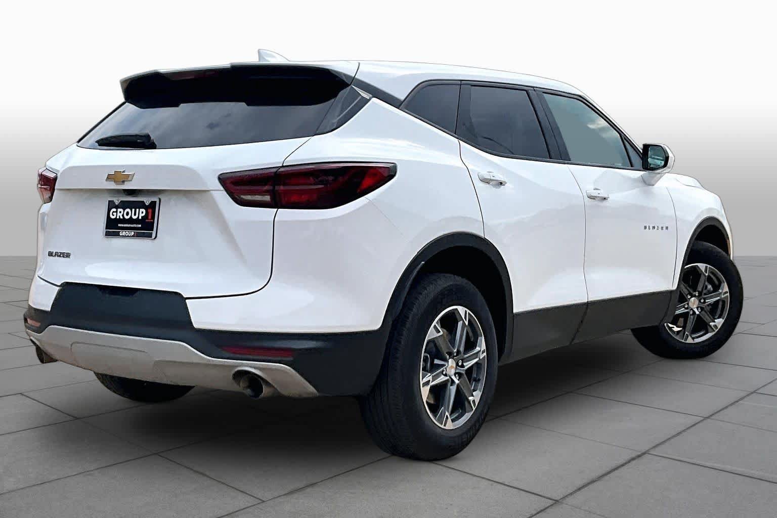 Used 2026 Chevrolet Blazer LT FWD image 13