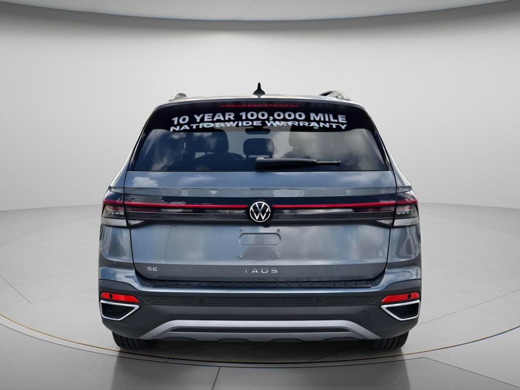 New 2026 Volkswagen Taos SE FWD image 4