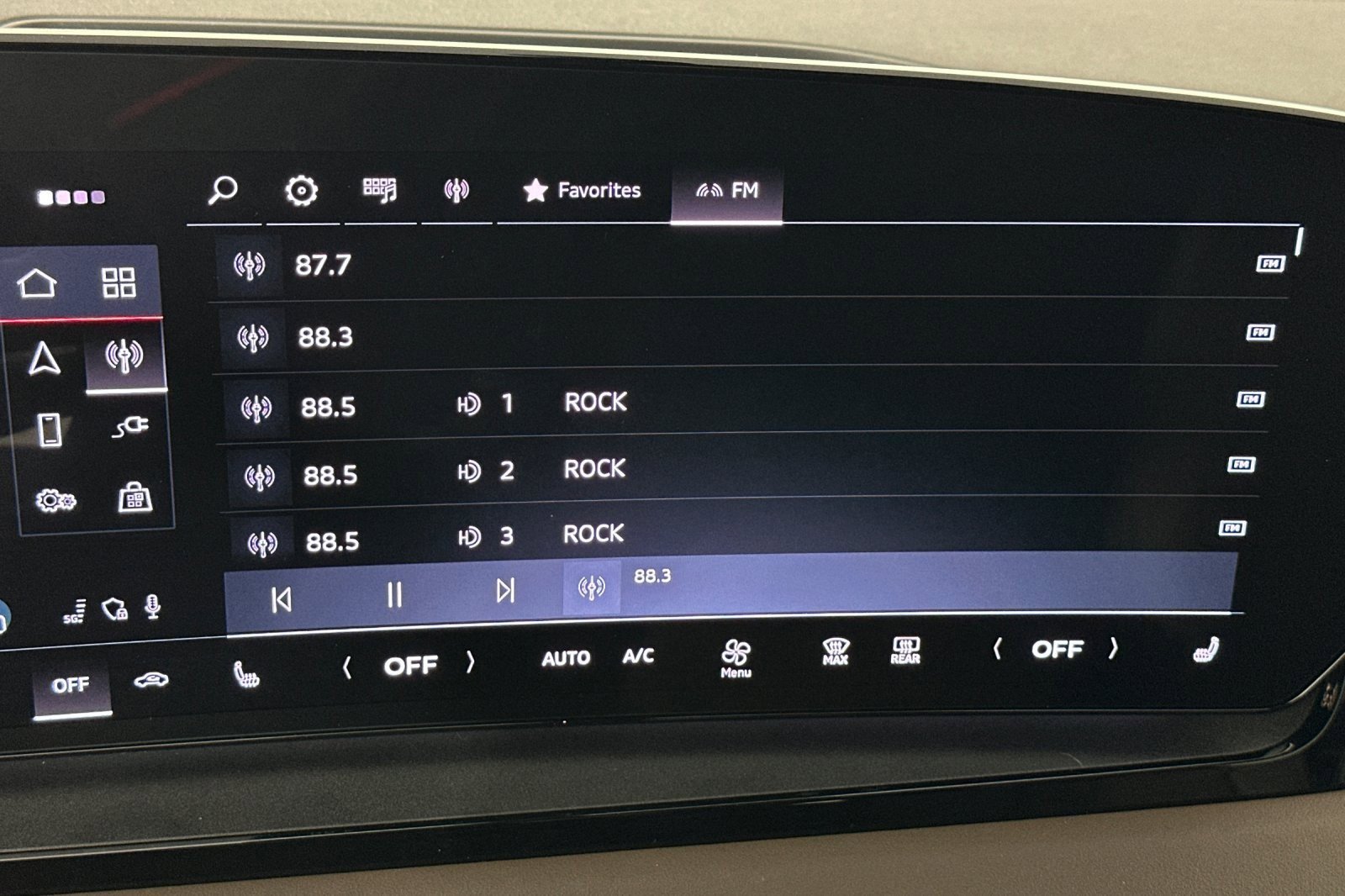 Used 2025 Audi Q6 e-tron Premium w/ Convenience Package image 17