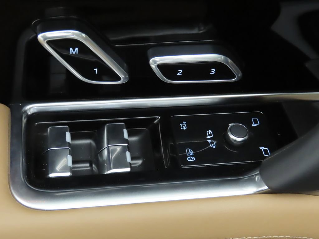 New 2025 Land Rover Range Rover Autobiography image 24