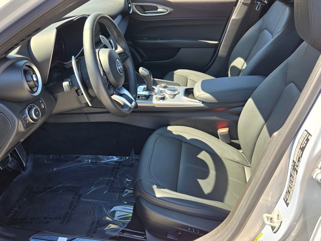 New 2025 Alfa Romeo Giulia w/ Veloce Package Rwd image 6