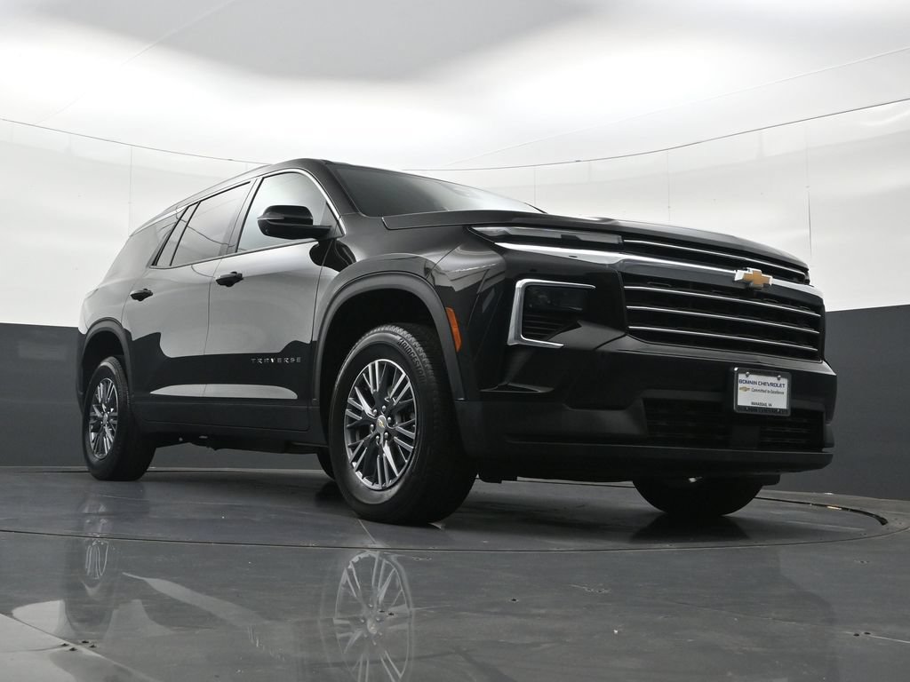 Certified 2026 Chevrolet Traverse LT w/ Driver Confidence Package FWD image 39