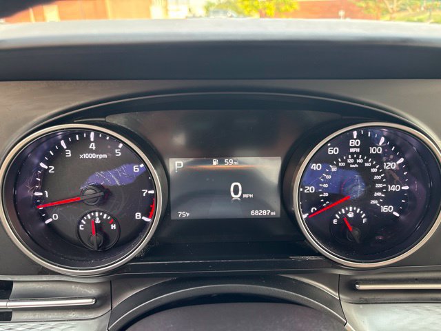 Used 2024 Kia Carnival LX FWD image 11