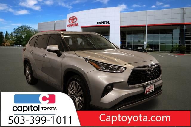 Used 2022 Toyota Highlander Platinum AWD/4WD image 1