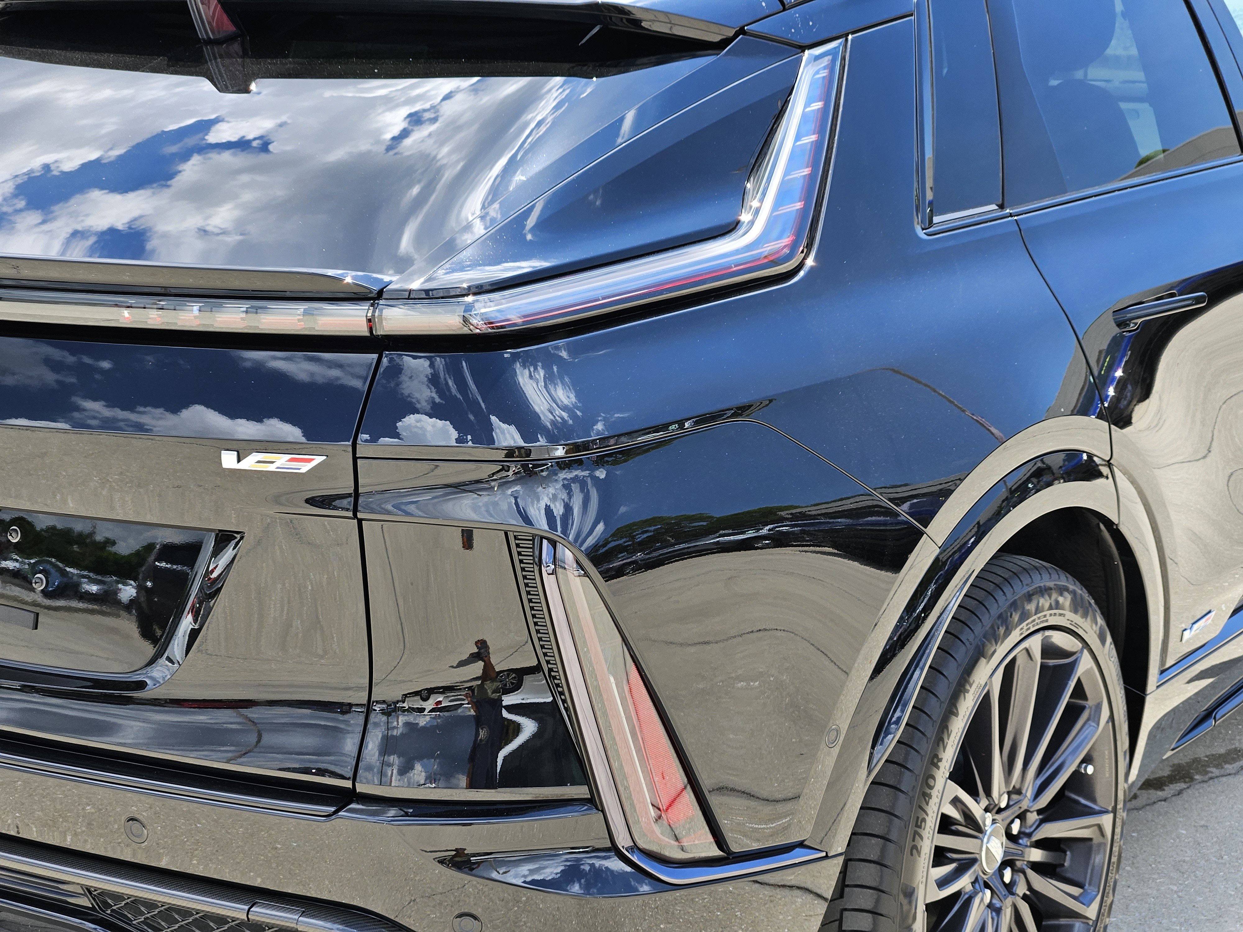 New 2026 Cadillac Lyriq V w/ Exterior Carbon Fiber Package image 10