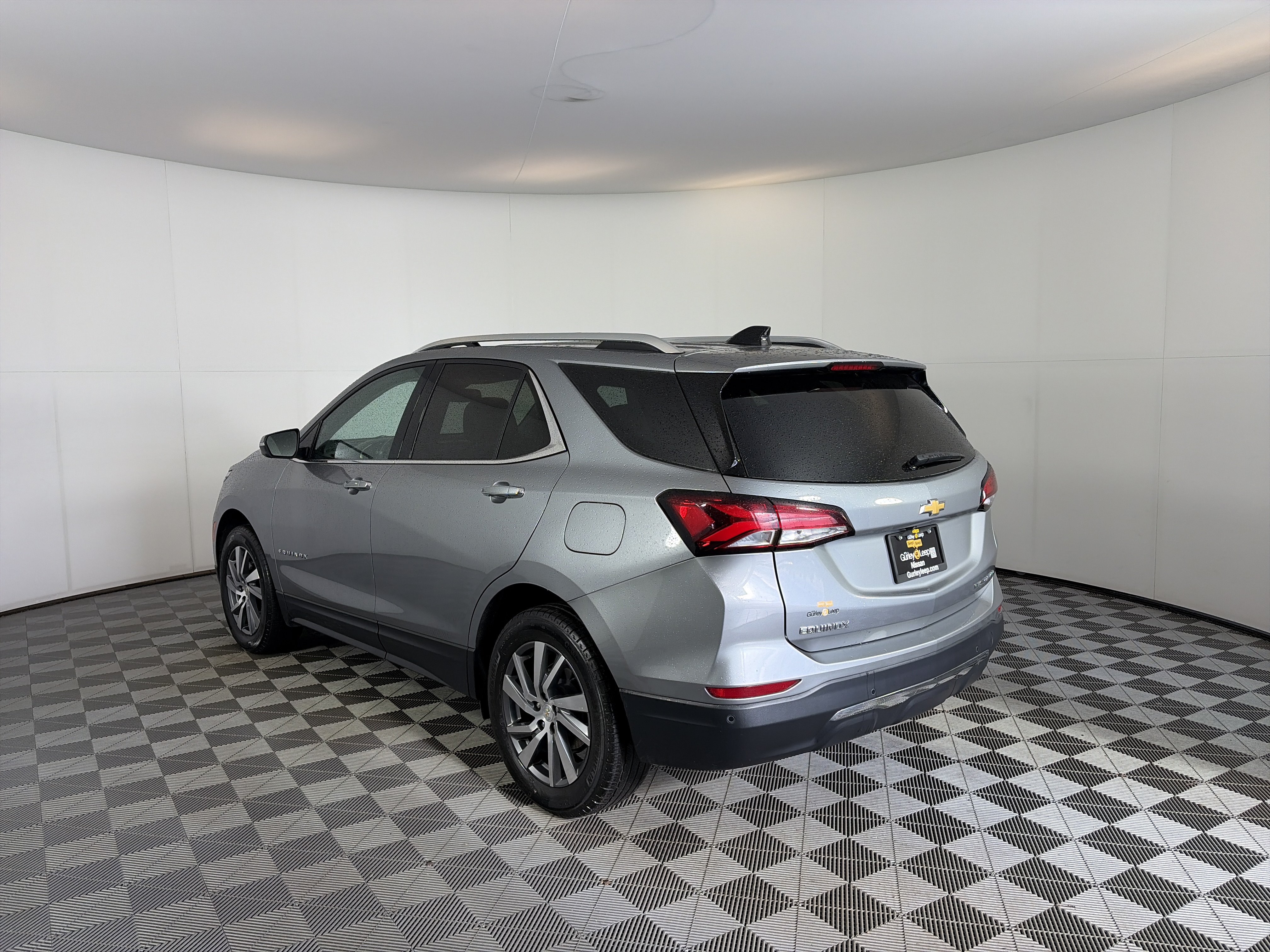Used 2023 Chevrolet Equinox Premier AWD/4WD image 8