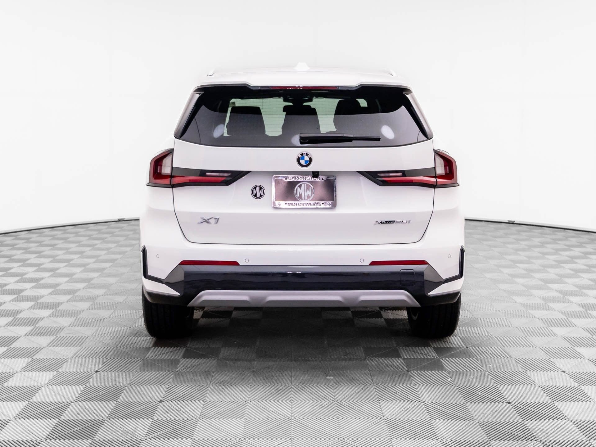 Certified 2025 BMW X1 xDrive28i w/ Convenience Package AWD/4WD image 4