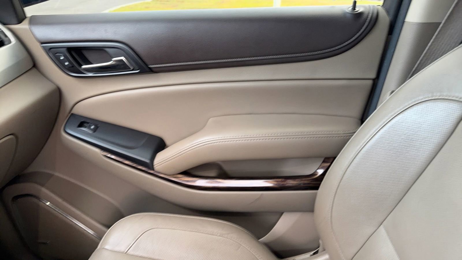 Used 2016 GMC Yukon XL SLT image 27