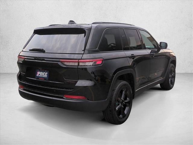 Used 2024 Jeep Grand Cherokee Limited w/ Black Appearance Package AWD/4WD image 5