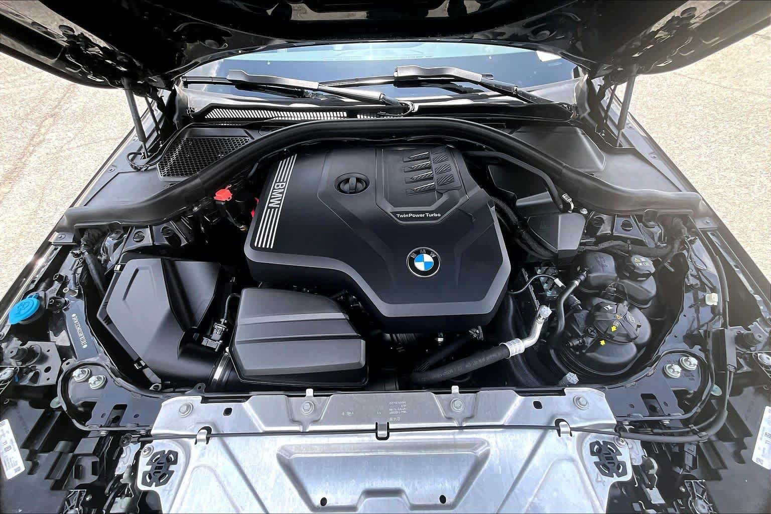 Used 2025 BMW 230i Coupe w/ Convenience Package RWD image 30