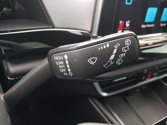 Used 2024 Volkswagen Atlas Cross Sport SE w/ Panoramic Sunroof Package image 28