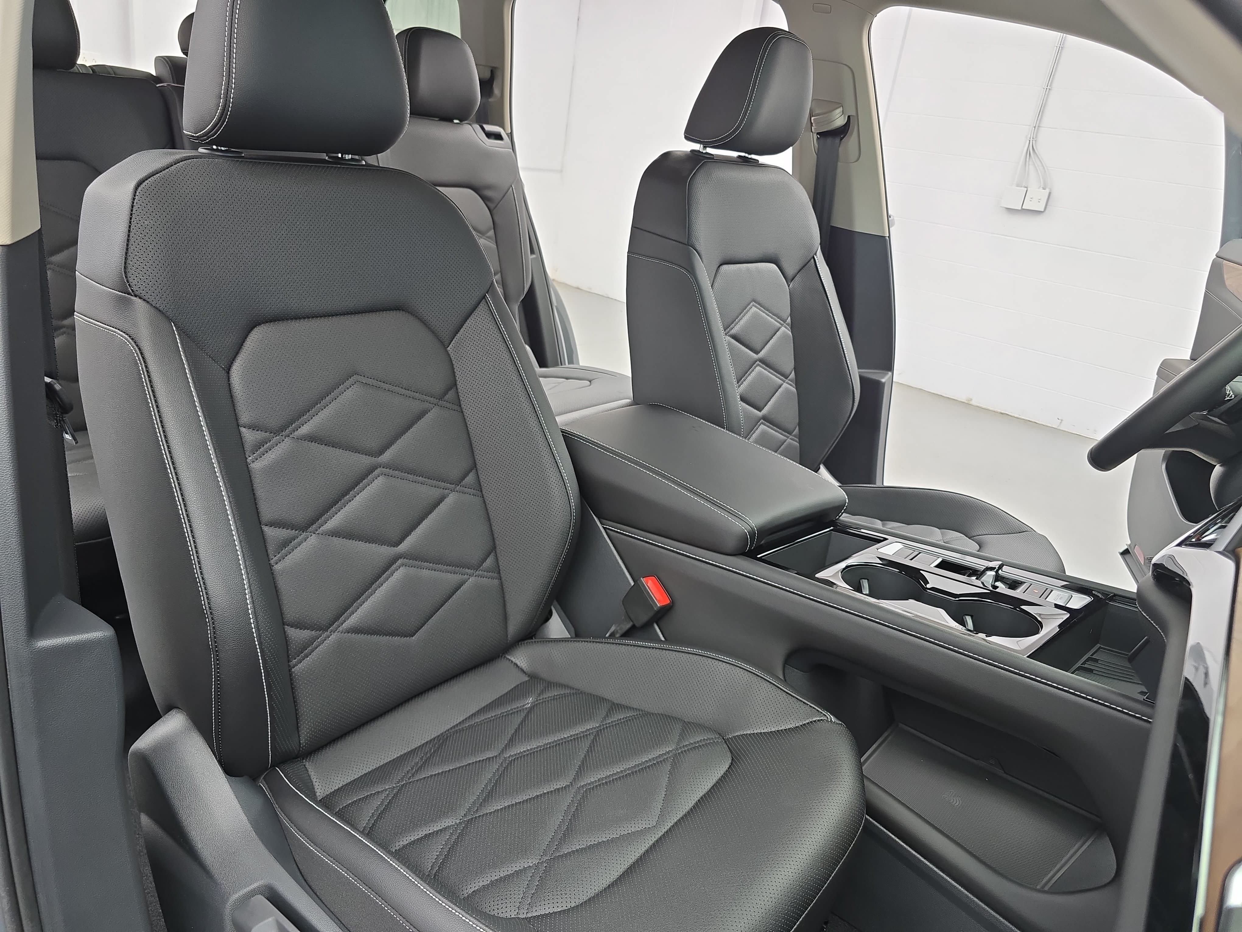 New 2026 Volkswagen Atlas SE FWD image 10