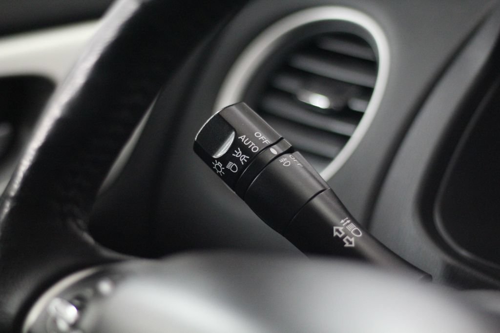 Used 2020 Nissan Pathfinder SL AWD/4WD image 14