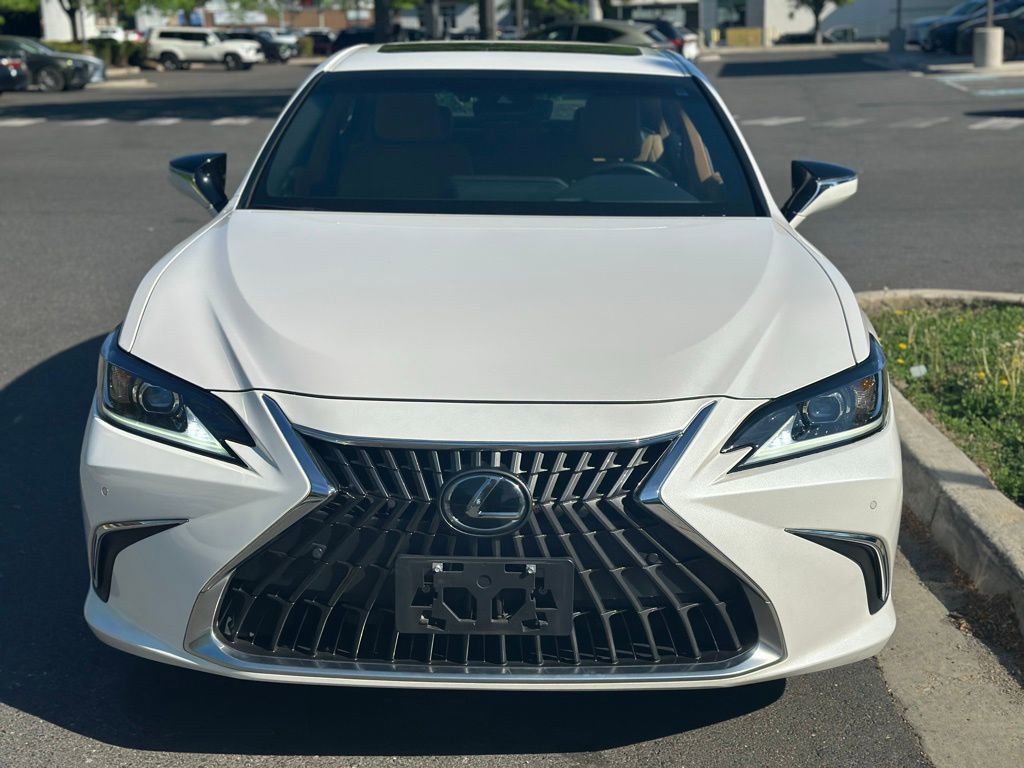 Used 2023 Lexus ES 250 w/ Premium Package image 2