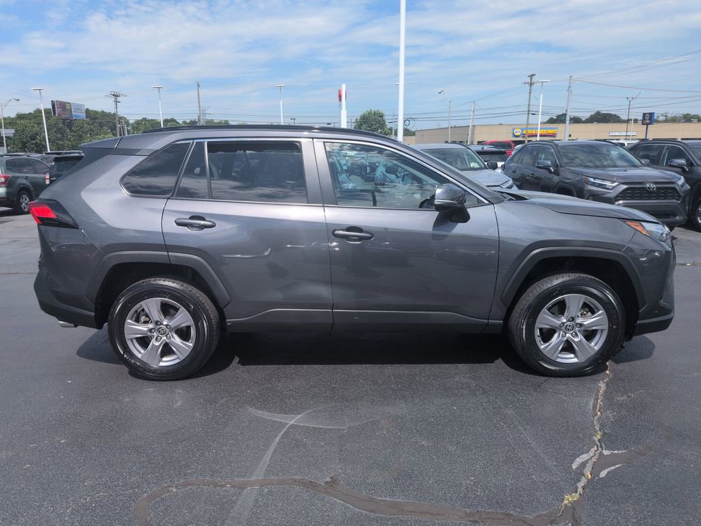 Used 2025 Toyota RAV4 XLE AWD/4WD image 6