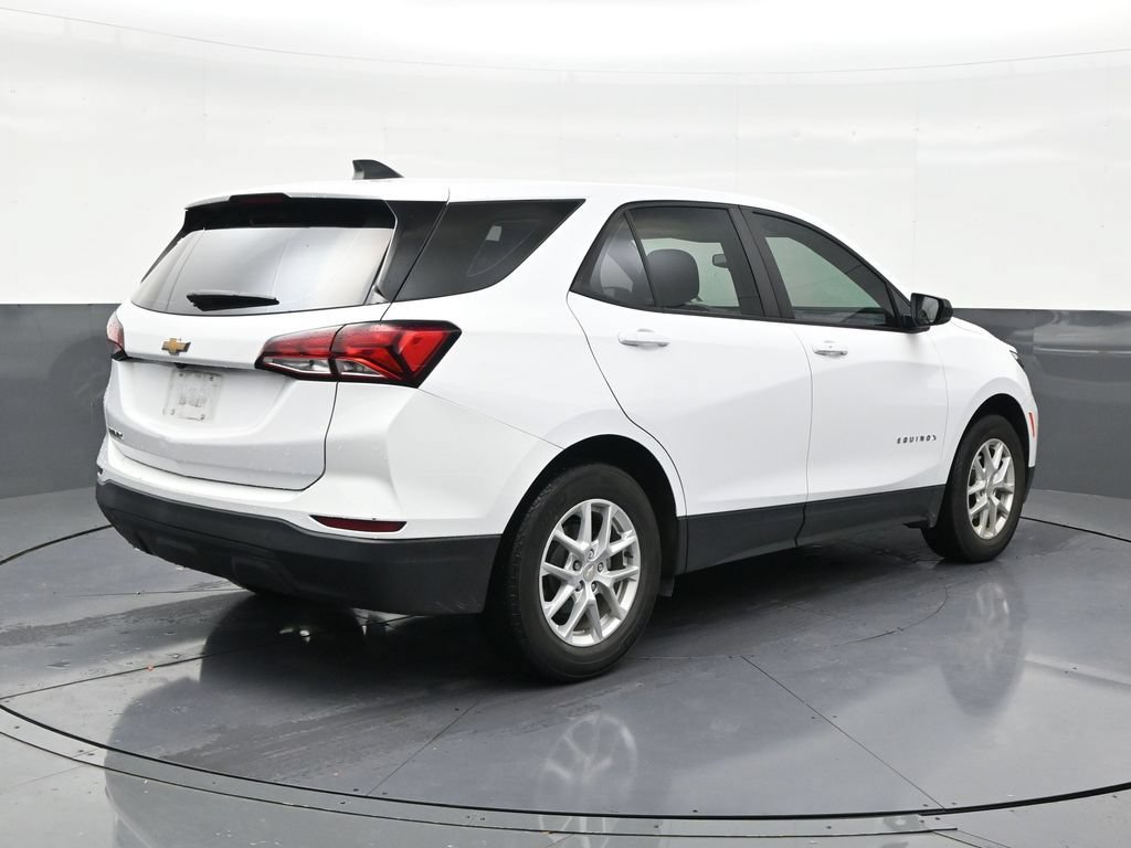Used 2023 Chevrolet Equinox LS FWD image 5