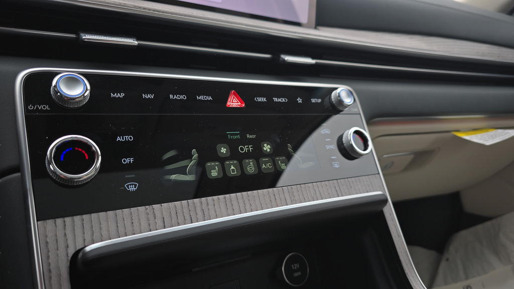 New 2026 Genesis GV80 2.5T Select AWD/4WD image 16