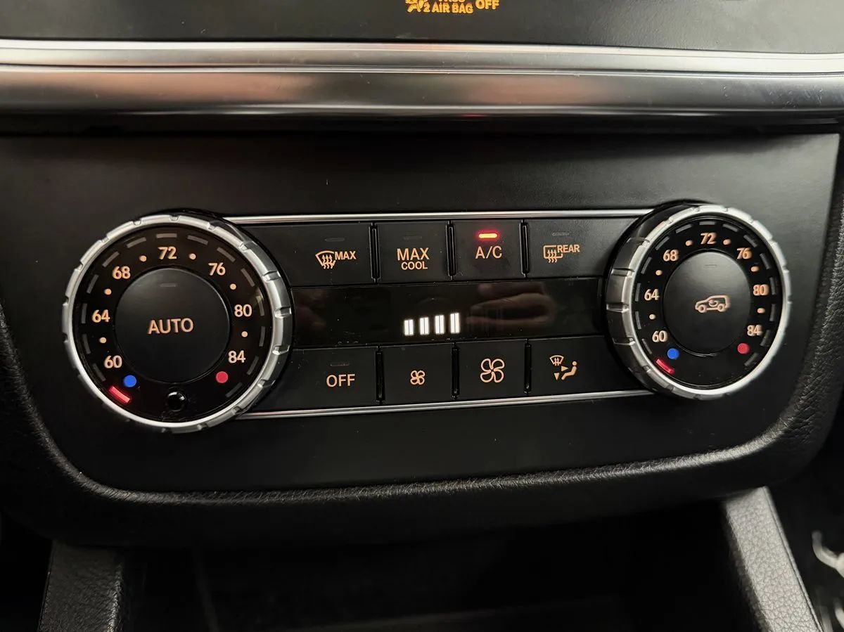 Used 2014 Mercedes-Benz GL 450 4MATIC image 24