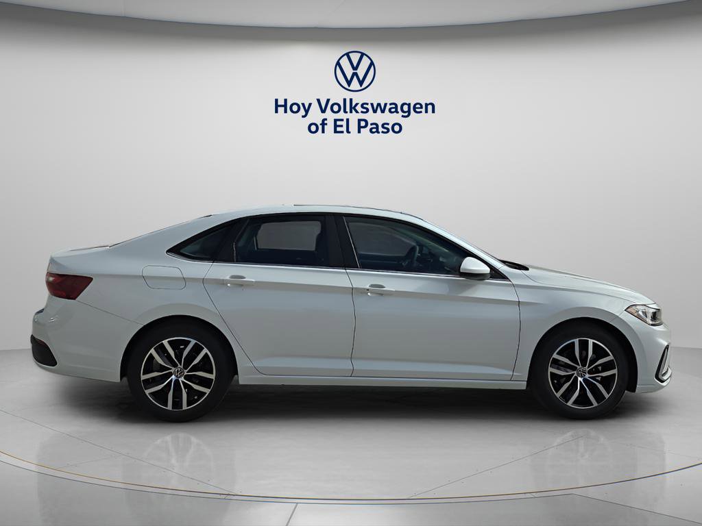 New 2026 Volkswagen Jetta SE image 2
