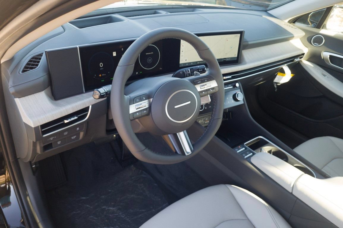 New 2026 Hyundai Sonata Limited FWD image 13