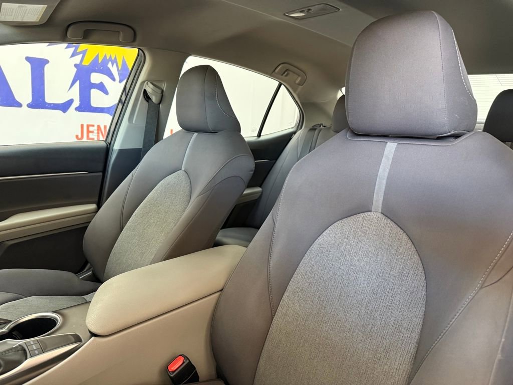 Used 2024 Toyota Camry LE image 11