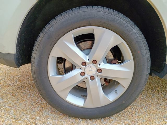 Used 2009 Mercedes-Benz ML 320 BlueTEC 4MATIC image 23