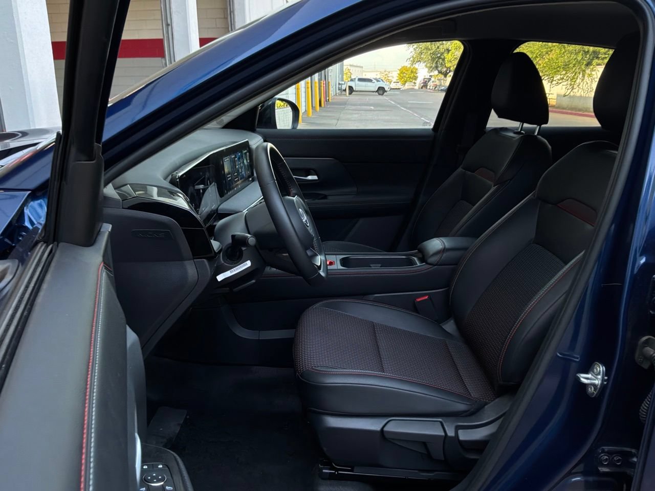 Used 2026 Nissan Kicks SR FWD image 10