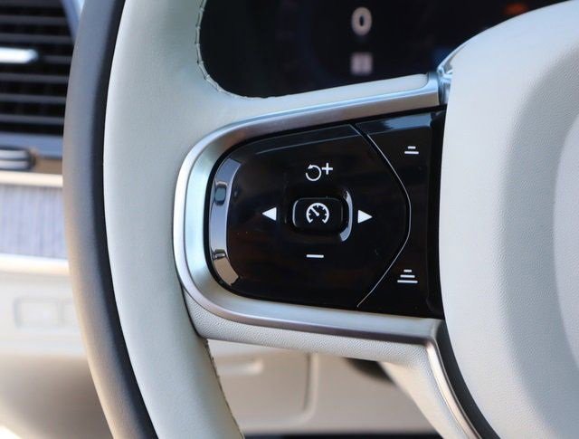 New 2024 Volvo XC90 T8 Ultimate w/ Protection Package Premier image 10