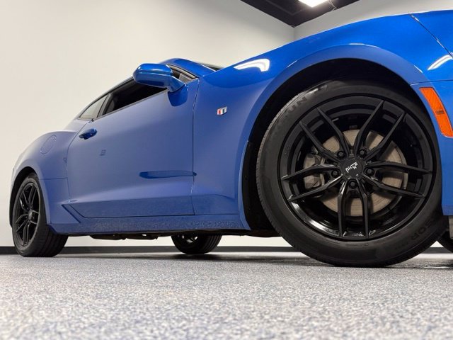 Used 2018 Chevrolet Camaro LT w/ Technology Package RWD image 3