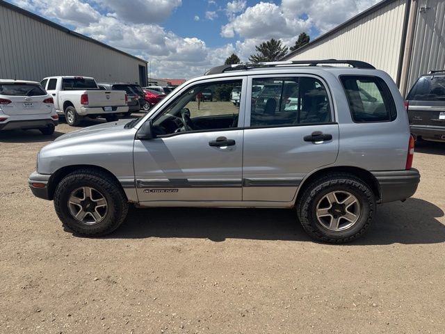 Used 2002 Chevrolet Tracker 4WD w/ Preferred Equipment Group image 4