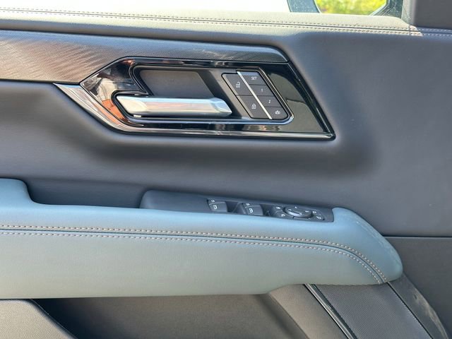 New 2026 GMC Yukon XL AT4 w/ AT4 Premium Package AWD/4WD image 11