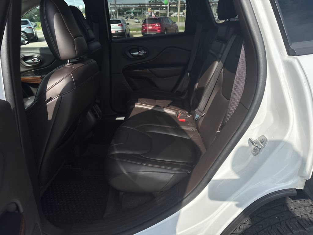 Used 2016 Jeep Cherokee Trailhawk w/ Leather Interior Group AWD/4WD image 20