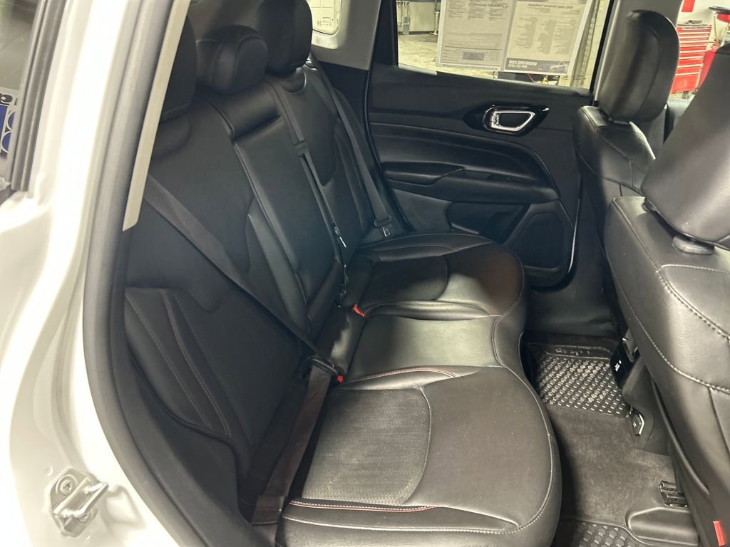 Used 2022 Jeep Compass Trailhawk w/ Trailhawk Convenience Group image 11