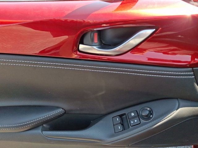 Used 2025 MAZDA MX-5 Miata Grand Touring RWD image 14
