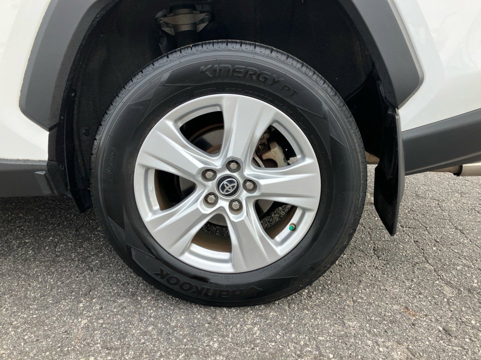Used 2021 Toyota RAV4 LE image 26