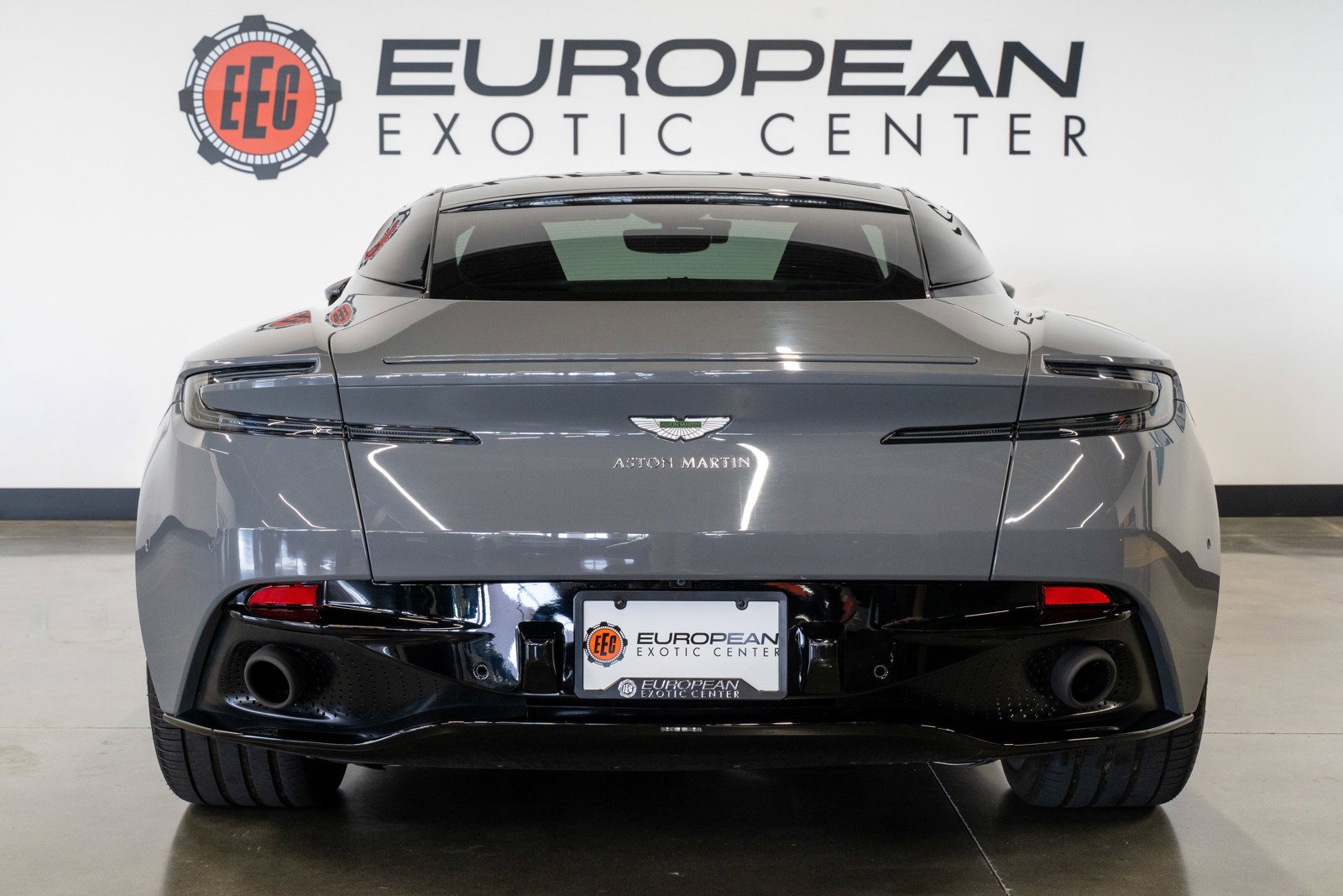 Used 2018 Aston Martin DB11 V12 RWD image 26