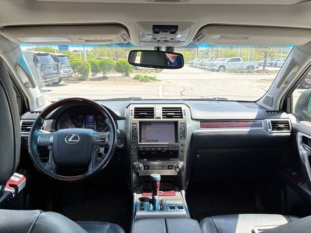 Used 2017 Lexus GX 460 Premium w/ Premium Package AWD/4WD image 19