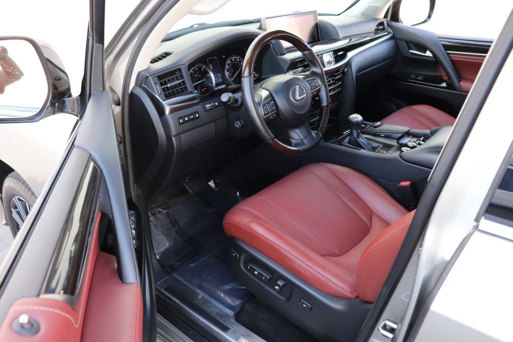 Used 2019 Lexus LX 570 4WD w/ Luxury Package image 17