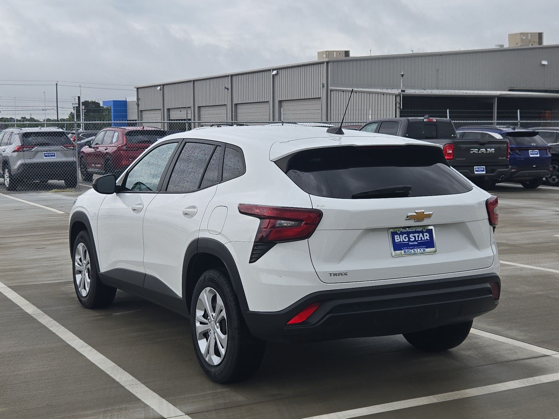 Used 2025 Chevrolet Trax LS FWD image 3
