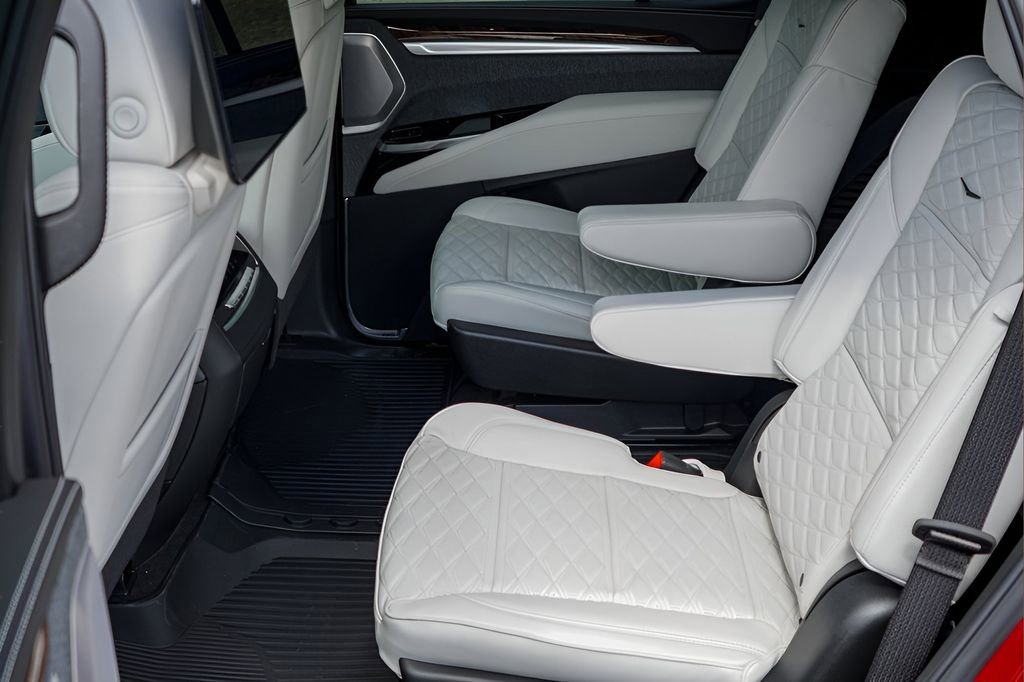 New 2026 Cadillac Escalade Platinum Sport w/ LPO, ONYX Package image 19