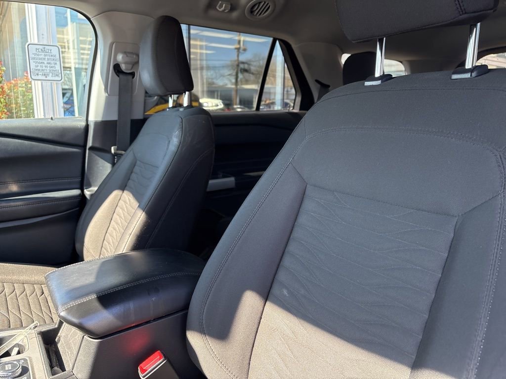 Used 2021 Ford Explorer XLT image 9