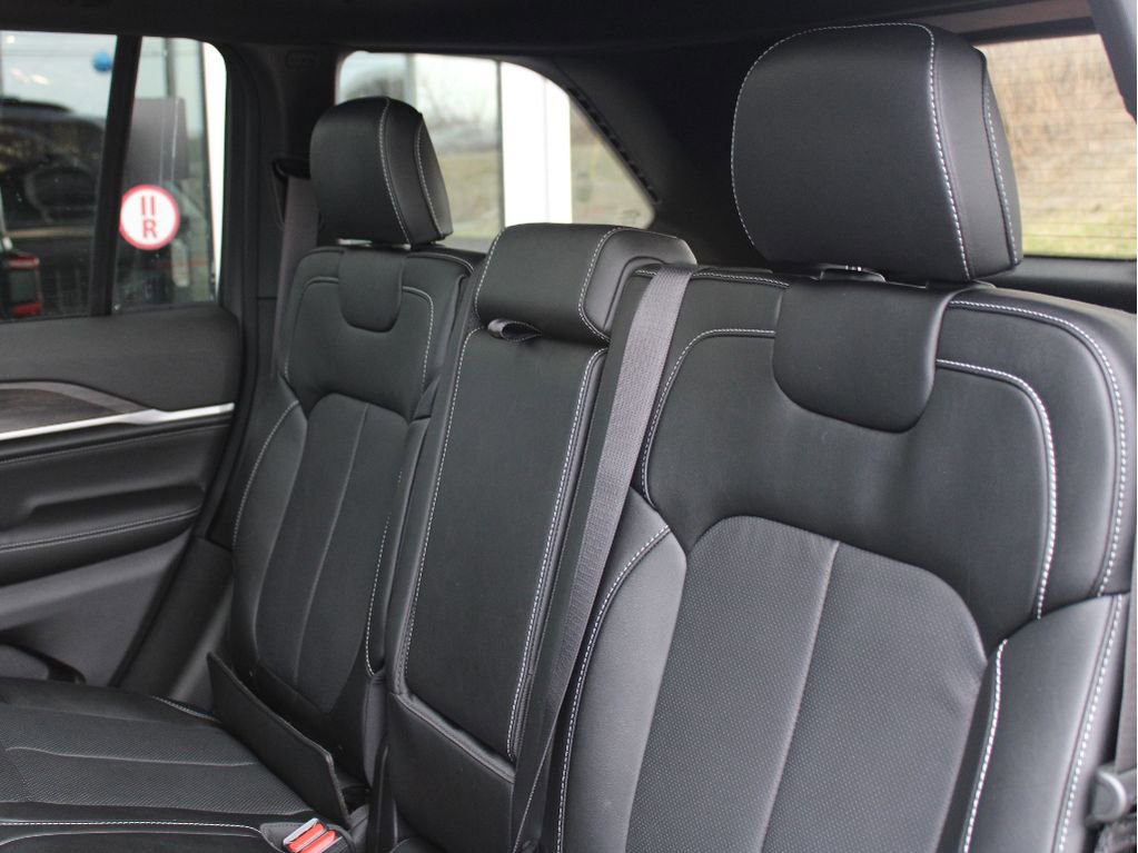 New 2026 Jeep Grand Cherokee Limited Reserve AWD/4WD image 35