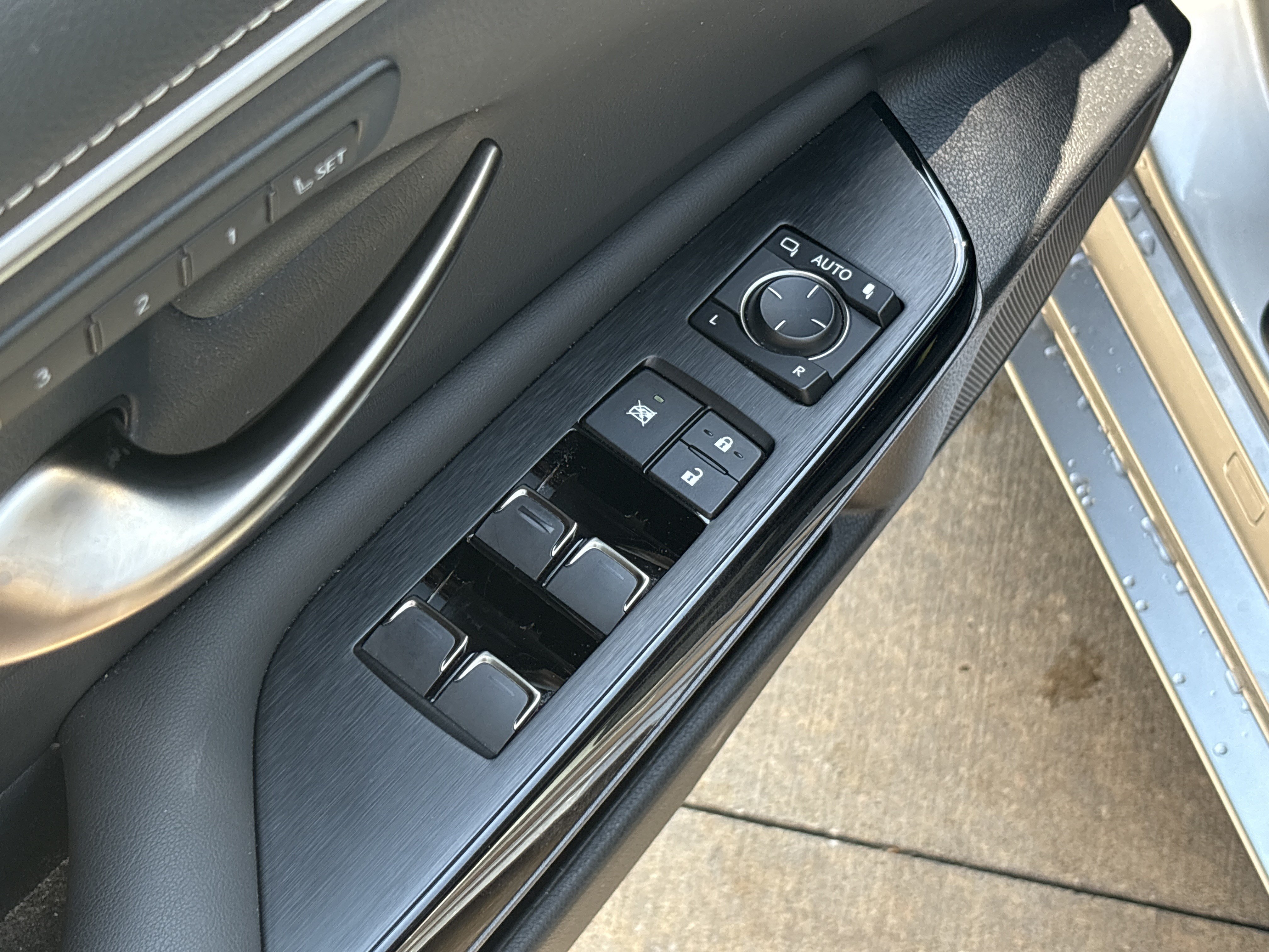 Certified 2025 Lexus ES 350 w/ Premium Package FWD image 15