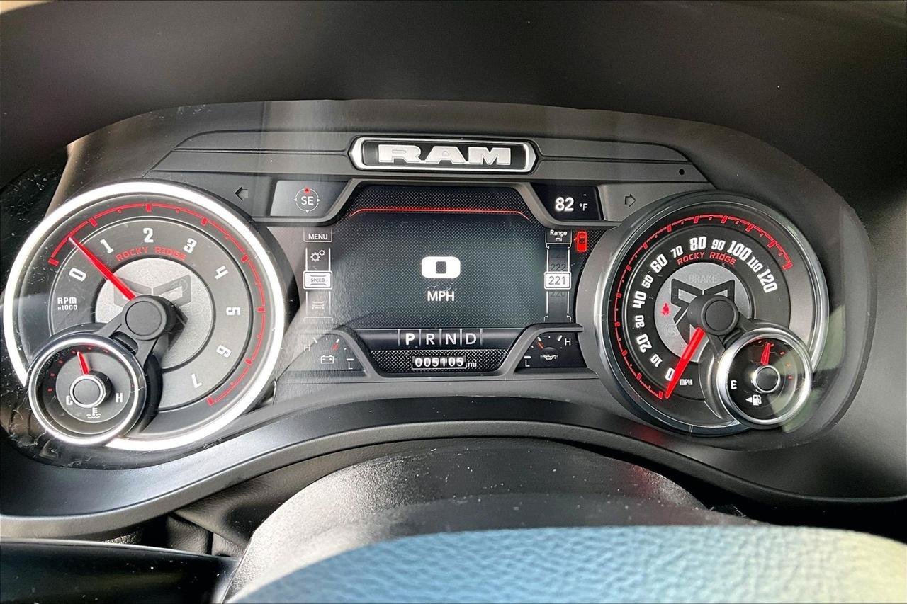 Used 2024 RAM 1500 Laramie AWD/4WD image 14